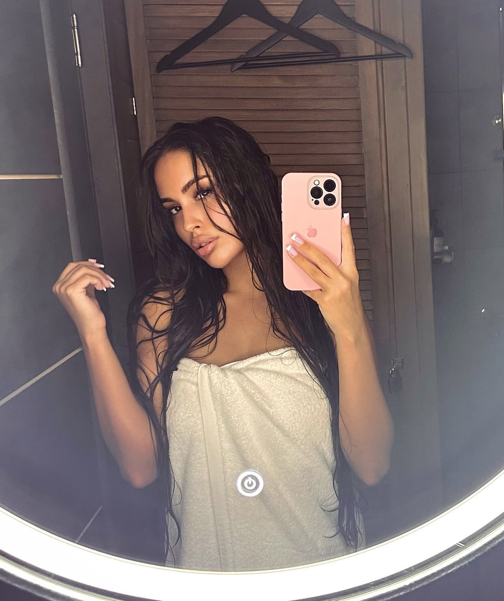 Моника фото 5